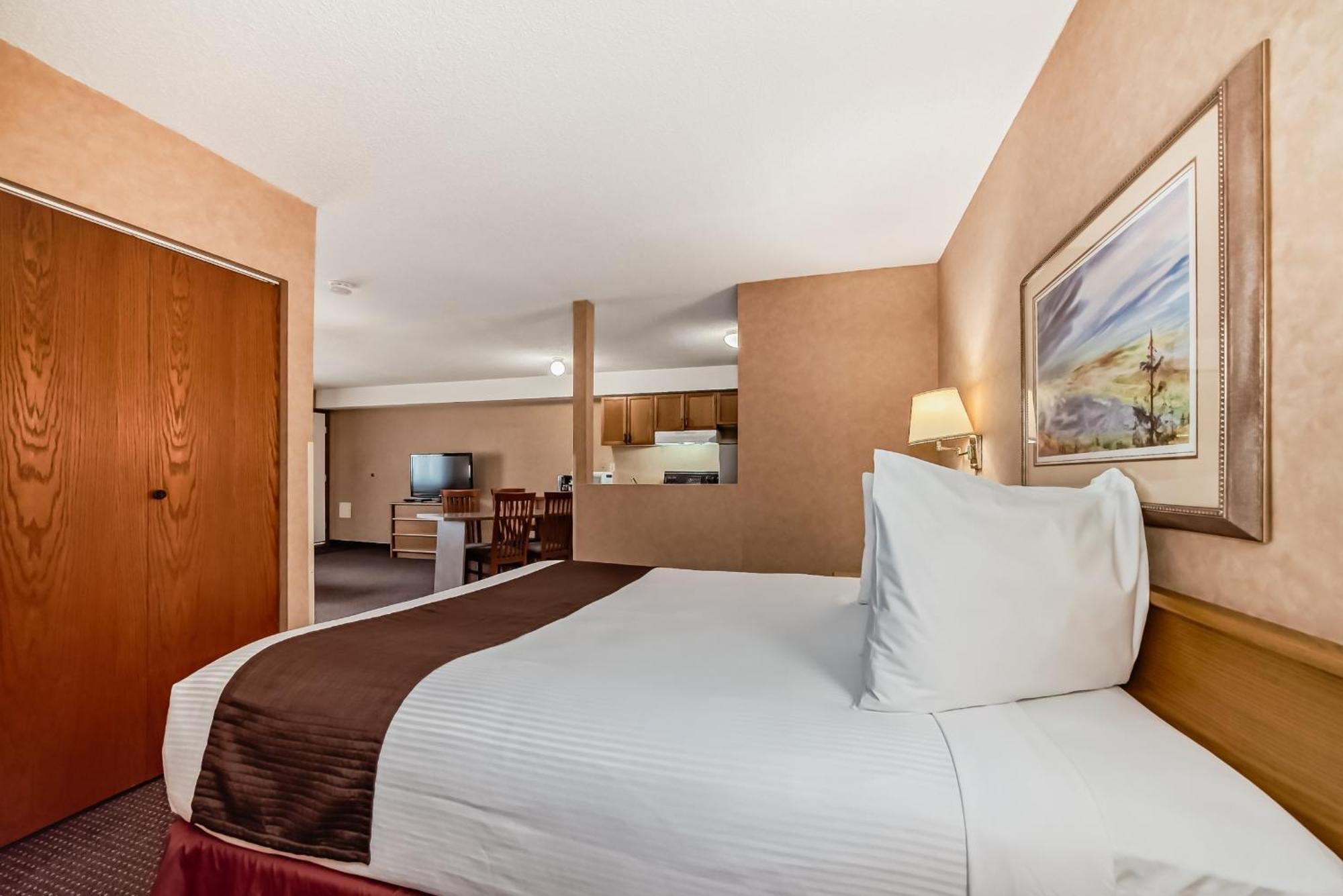 Stony Plain Inn & Suites Exterior photo