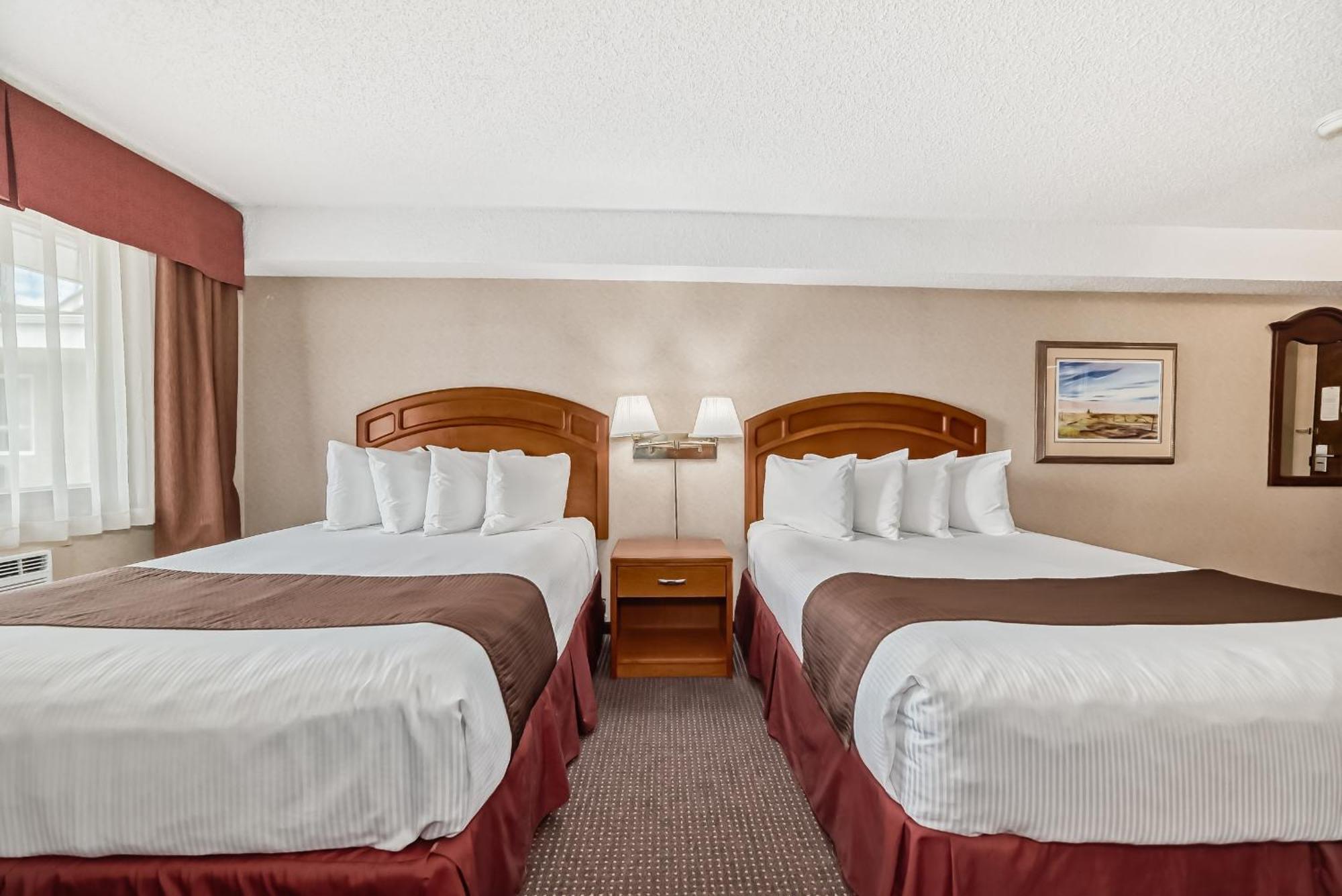 Stony Plain Inn & Suites Exterior photo