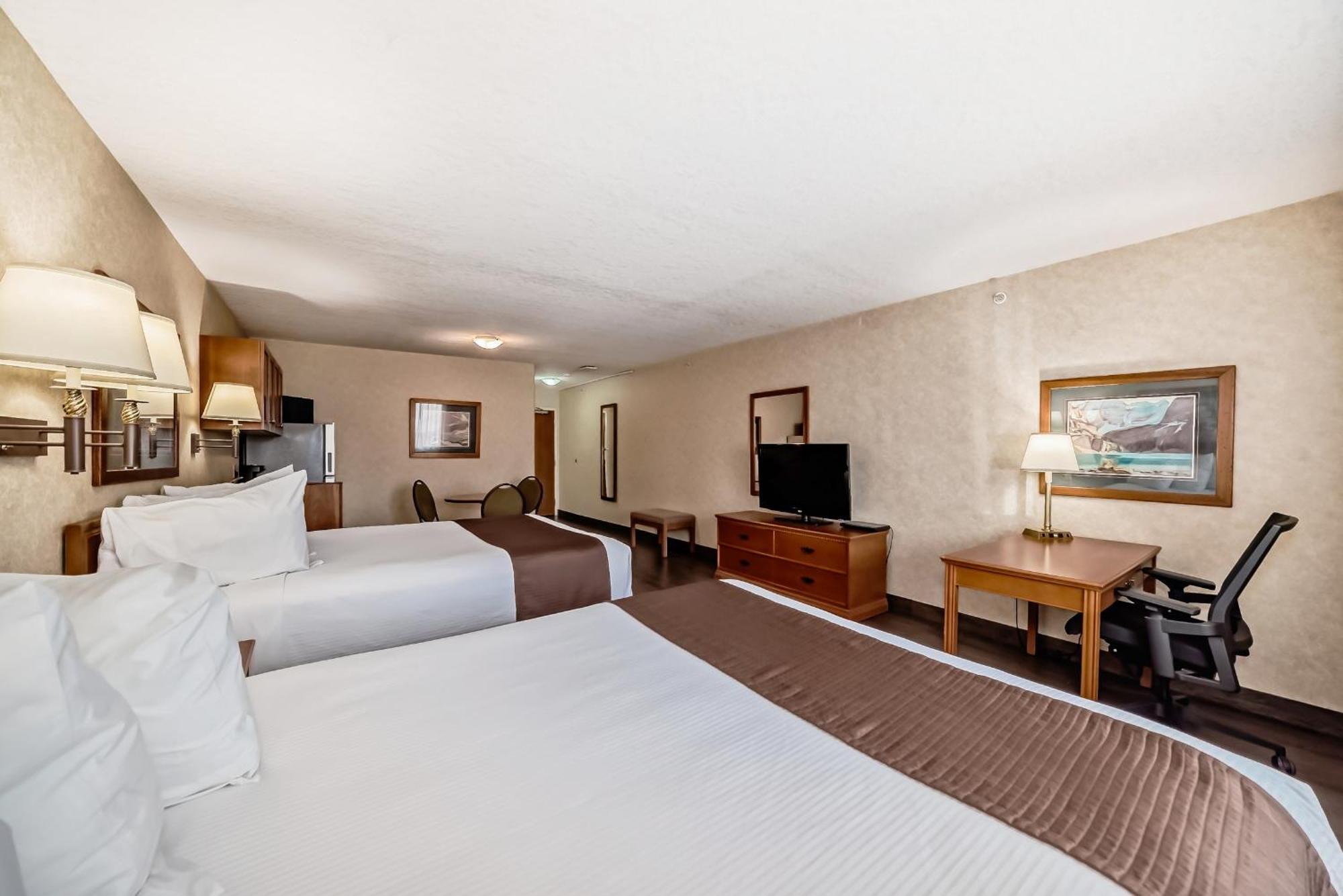 Stony Plain Inn & Suites Exterior photo