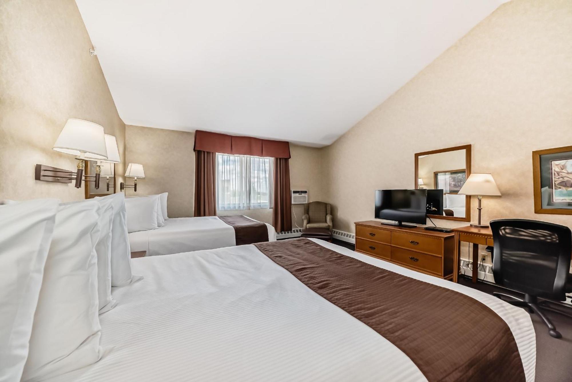 Stony Plain Inn & Suites Exterior photo