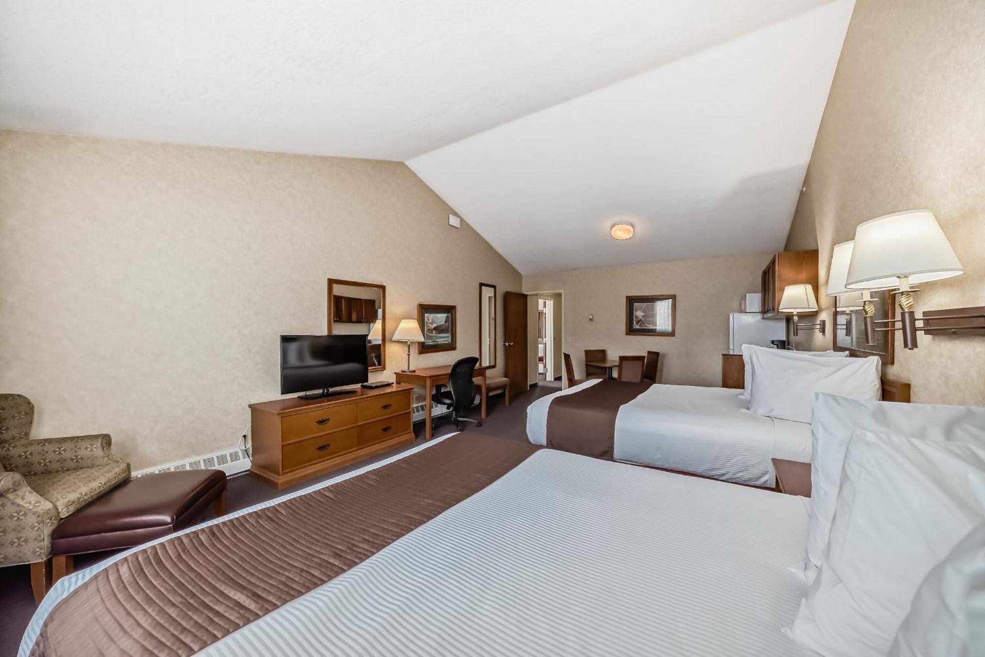 Stony Plain Inn & Suites Exterior photo