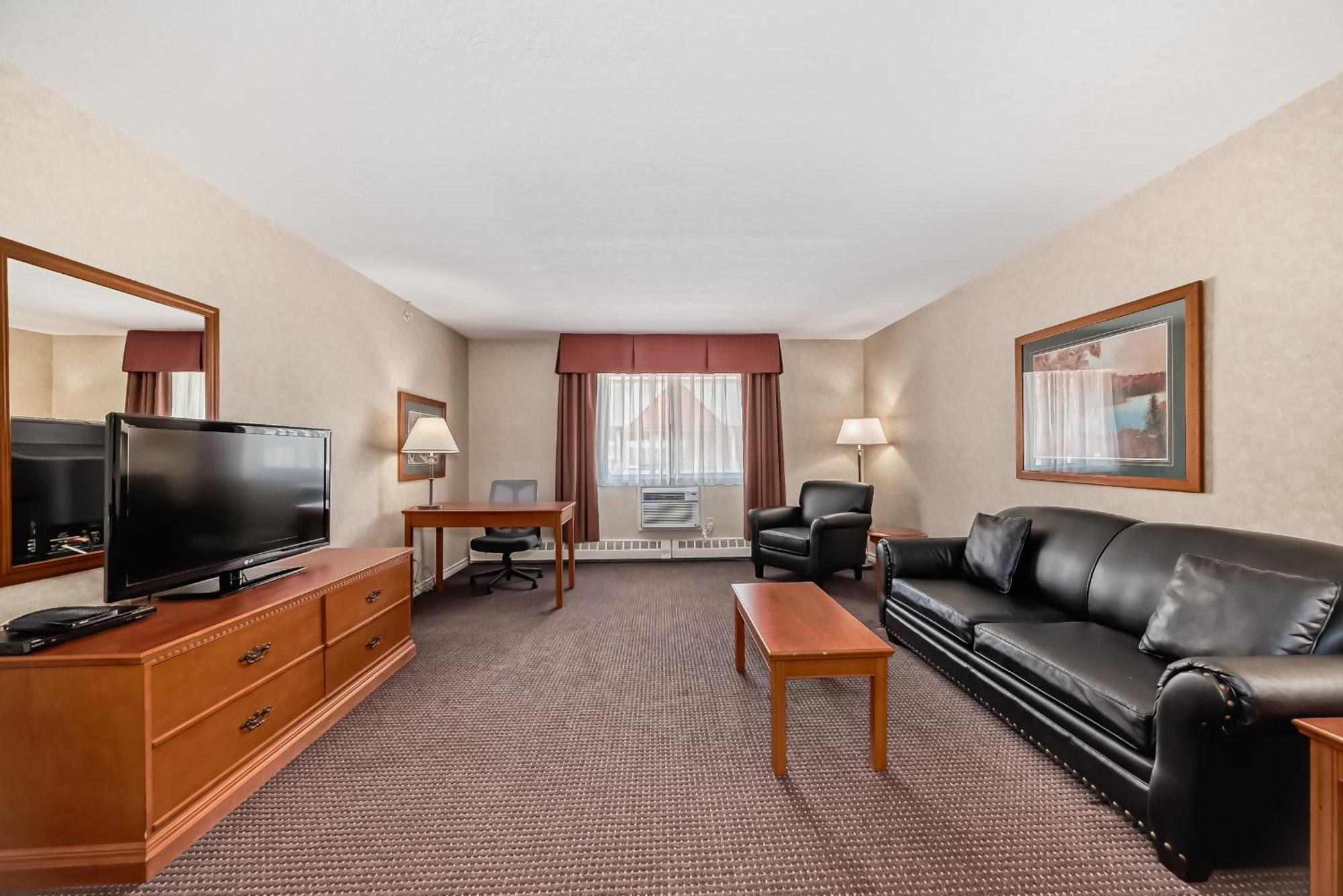 Stony Plain Inn & Suites Exterior photo